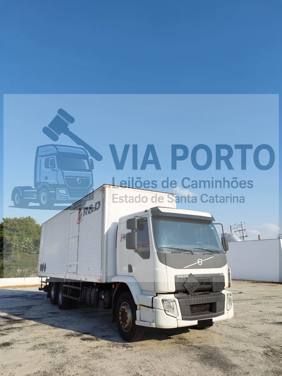Volvo VM 270 6x2 21/21