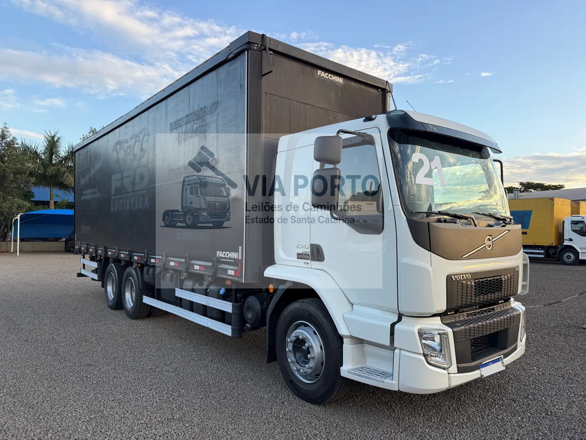 Volvo VM 270 6x2 21/21