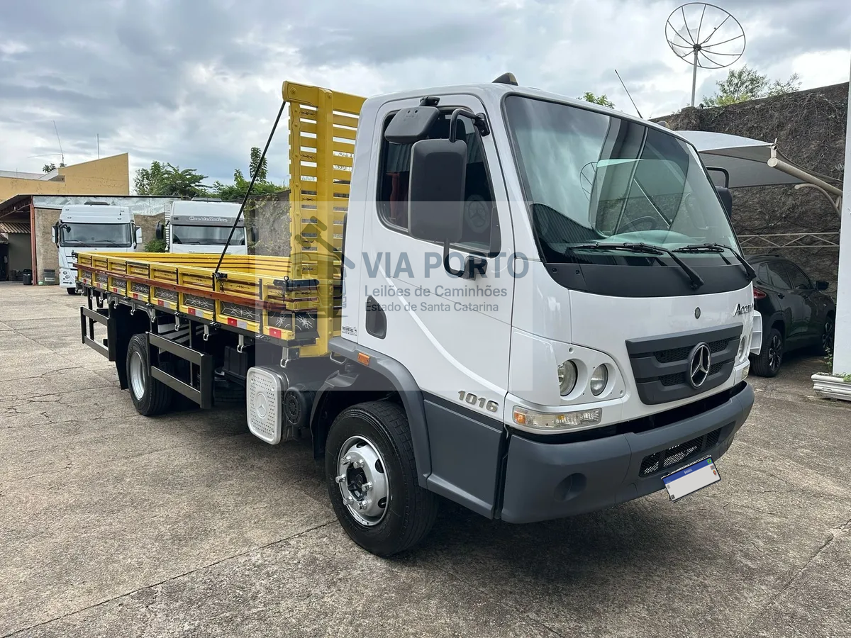 Mercedes-Benz Accelo 1016 4x2 18/18