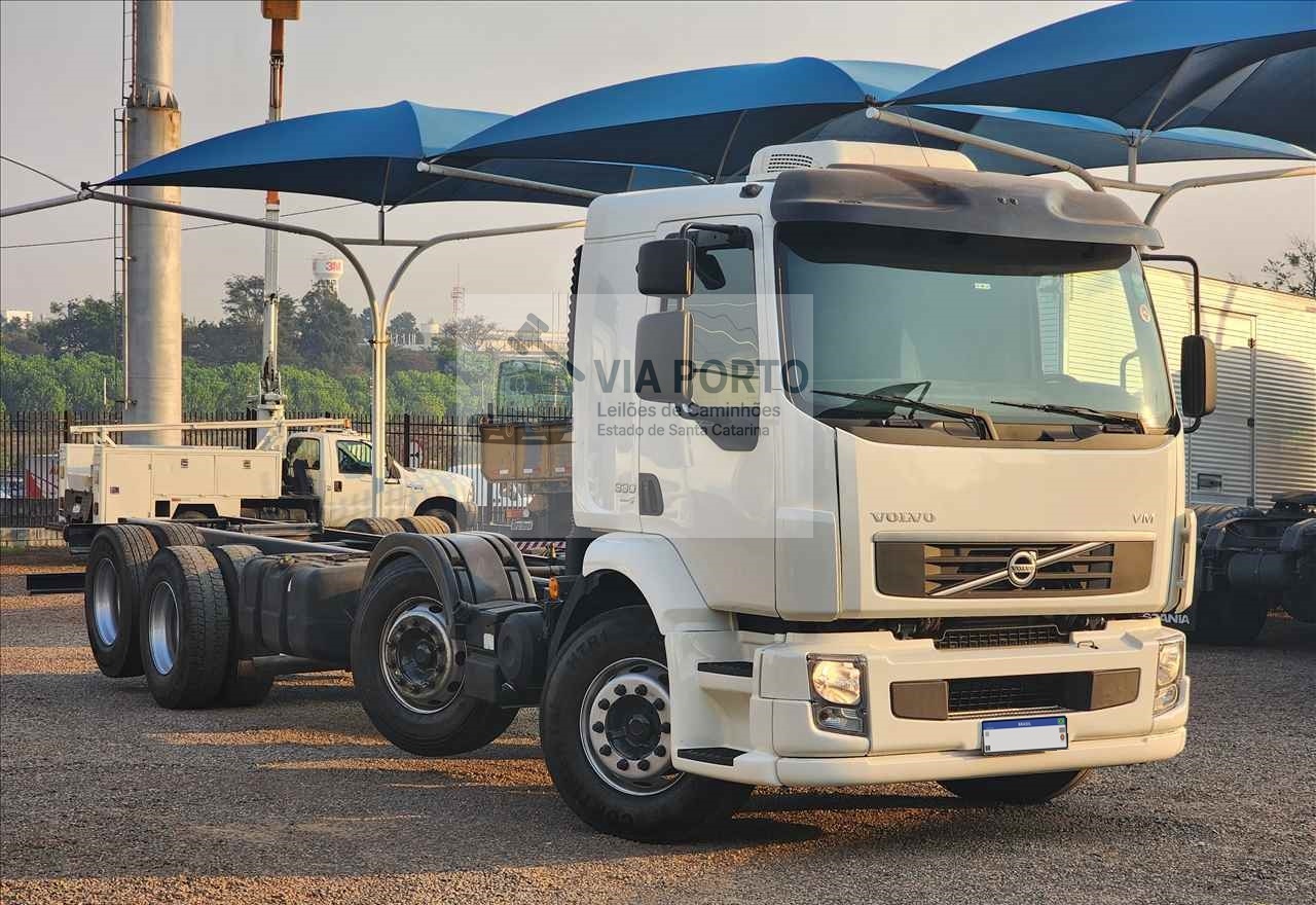 Volvo VM 330 BiTruck 8x2 13/13