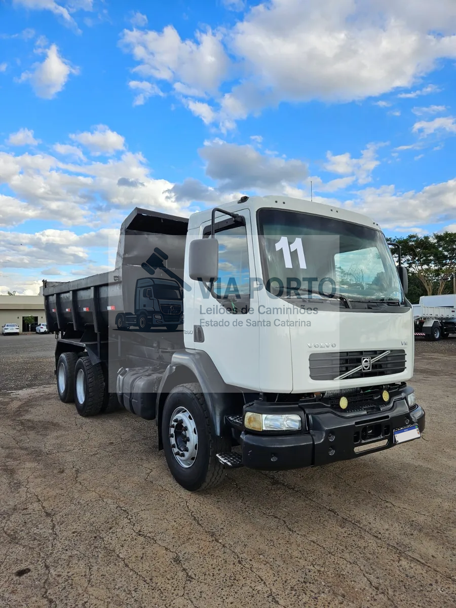 Volvo VM 260 6x4 11/11